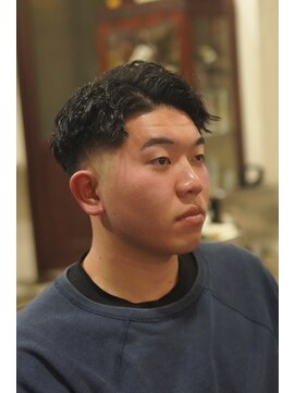 グランクラブ(GRANCLUB) カット　パーマ　フェード　シェービング　ヘッドスパ