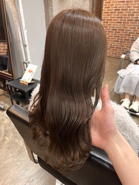 ヴィップルーム(viproom) ツヤ髪スタイルニュアンスカラーショートボブセンターパート