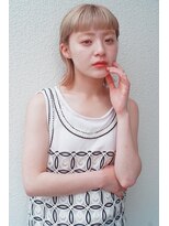レジュアル(RESSUAL)&nbsp;イメチェンホワイトブロンド外ハネボブ美髪ワイドバング