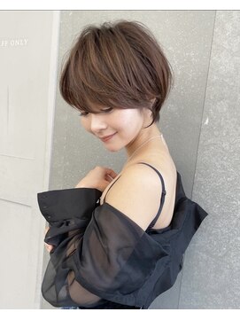 ロンド マーレ 天神大名店(Lond mare) ホワイトグレージュ/ミニウルフ/デジタルパーマ/丸型