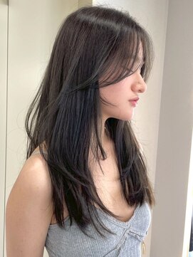 ロイオブジゼル(roi of GiseL) レイヤー 顔周りカット 前髪 透明感カラー グレージュ 20代30代