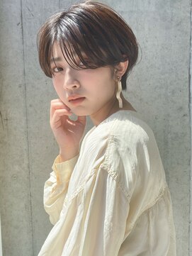 ラダ(Lada) 【LadA 城本英恵】 丸みショートマッシュスタイル