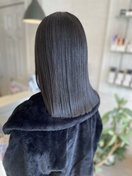ぱっつんぶつ切りロブ×上質トリートメント