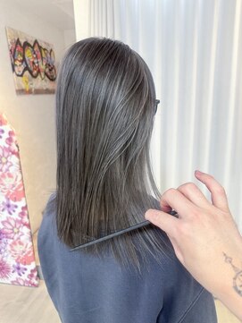 ボックスミコ(Box mico.) ホワイトグレーのハイライトカラー☆