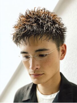 アース 天満橋店(HAIR & MAKE EARTH) 冬の清潔感◎フェードカット×スパイキーショート