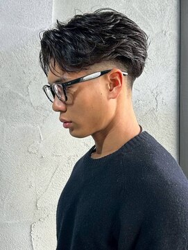 ニアウ 新宿(Niau) MEN’S/リバースセンターパート/ニュアンスパーマ/新宿