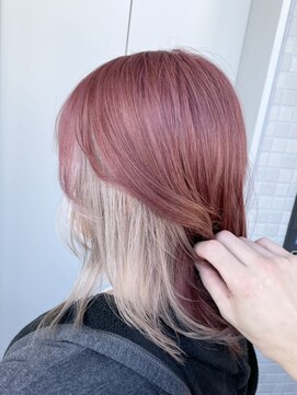 リグ 横浜(Lig.) デザインカラーインナーカラーピンクヘアーホワイトミルクティー