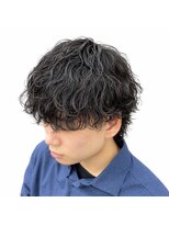 ホワイト(WHITE)&nbsp;ショートネープマッシュ×波巻きパーマ