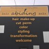 ヘアーアンドメイク アビディング(hair&make abiding)のお店ロゴ