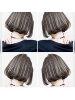 トルネード(TORNADO)&nbsp;外国人風ミニボブ ハイライト 暗髪グレージュ　白髪ぼかし