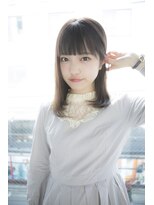 サロンドミルク 原宿(salon de MiLK)&nbsp;【salon de MiLK 原宿】ミディアム耳かけイルミナラベージュ