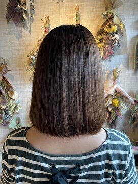 マーノ(mano) ツヤツヤストレートスタイル