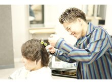 パーマやカラーに挑戦したいのですが勇気がでないです[横浜駅/メンズ/ニュアンスパーマ/眉毛カット]