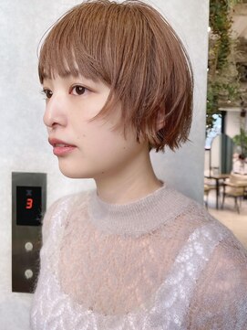 ディッセンバー 神宮前(December) 前上がりボブ小顔外ハネミニボブグレージュカラー渋谷原宿神宮前