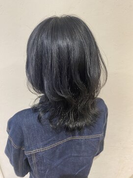 アトラ ハッピーヘアライフ 昭和町店(attra happyhairlife) ウルフネイビーカラー