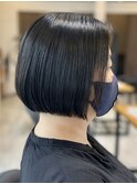 ショートカットショートボブミルクティーベージュカラー前髪なし