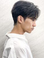 フレームプラス なんば駅前店(FRAME+) 大人の髪型センターパート脱ツーブロ感