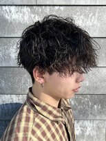 ヒュイル バイ ニアウ(Hwyl by Niau) 波巻きスパイラルパーマメンズカットツイストスパイラルパーマ