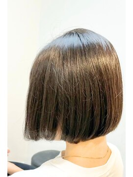 大人女性の清潔感ツヤボブ