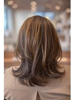 リノア(Linoa) つや感レイヤーミディ×透明感ハイライト