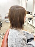 切りっぱなし外はねボブ
