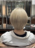 ショートボブ
