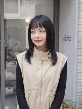 キビト(kibito) オン眉ミディアムレイヤーカットハッシュカット新宿