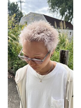 ディプティック ヘアー チェンジ ミュージアム(diptych Hair Change Museum) ホワイト/スパイキーショート/滋賀/南草津