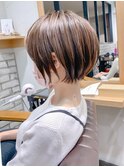 絶壁解消×マロンベージュ×ひし形×前髪長め大人ショートボブ永