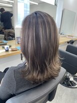 エイト 恵比寿店(EIGHT ebisu)&nbsp;外ハネベージュグレージュハイライト白髪ぼかしカラー