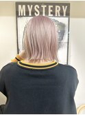 切りっぱなしボブ色素薄めカラーホワイトピンクミルクティー