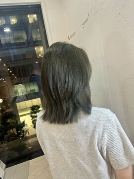 ヘアーワークス ヘルム 渋谷店(HAIR WORKS HELM) [HELM渋谷]ウルフカーキ
