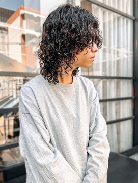 ヴヴ(Bub) men's perm/プードルパーマ　束感　ミディアムパーマ　こなれ感