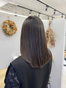 リジー(Litzy) オリーブカラー【三國麗奈】