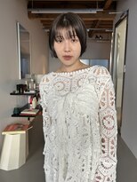 イシュー(issue) ミニボブ/オリーブグレーカラー