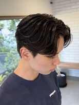 ホワイト(WHITE)&nbsp;ニュアンスパーマ/センターパート/