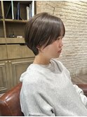マッシュショートとオリーブベージュ