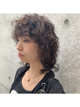 メーヴェ(Mowen) mowen 南堀江 ウルフカット×ハードパーマ