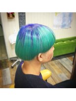 ヘアースペース 練馬店(hair space COCO) ブリーチをして間にぱにで根本はムラサキ、毛先はグリーンにした