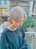 アルカナ 明治神宮前原宿(ARCANA)&nbsp;ホワイトカラー　ホワイトシルバー　ハンサムショート