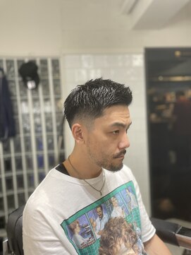 メリケンバーバーショップ フクオカ(MERICAN BARBERSHOP FUK) かき上げナチュラルフェード