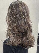 ウェイズトウキョウ 新宿店(Ways TOKYO)&nbsp;ハイライト　くびれミディアム　グレージュ　レイヤーカット