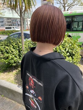 イナズマヘアー(INAZUMA HAIR) パツっと切りっぱなしボブ×オレンジベージュ