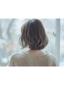 前髪や後毛などの顔周りの技ありカットで、自分史上最高に盛れる小顔デザインに。貴方の魅力をUPさせます！