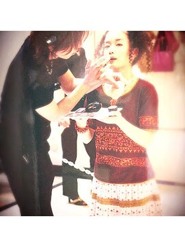 ア マトリアルカ(a Matriarca) アップstyle