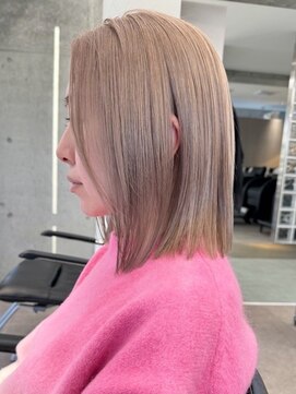 サンク 原宿 表参道(cinq) 透明感グレージュ切りっぱなしボブ顔周りレイヤーケアブリーチ