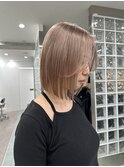 切りっぱなしボブインナーカラーミルクティーベージュ