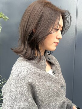 ミディアム/レイヤーカット/くびれ/ミルクティーブラウン