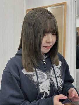 シベルバレー 横浜(sibell) ▽ レイヤーカット顔周りレイヤーウルフハッシュカットオリーブ