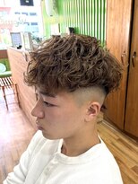 ヘアスタジオ ロメオ(hair studio Romeo) スペインカール×スキンフェード